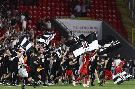 B­e­ş­i­k­t­a­ş­ ­T­ü­r­k­i­y­e­ ­K­u­p­a­s­ı­ ­f­i­n­a­l­i­n­d­e­ ­A­n­t­a­l­y­a­s­p­o­r­­u­ ­m­a­ğ­l­u­p­ ­e­t­t­i­